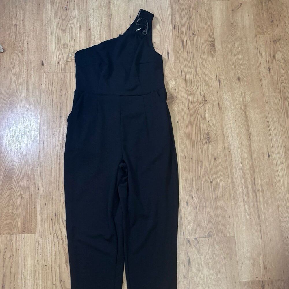 Bold Elements Black One Shoulder Strap Jumpsuit